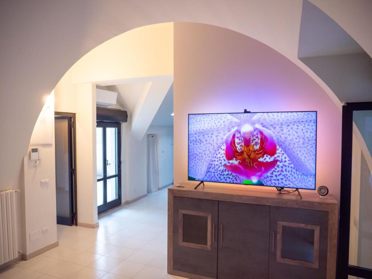 Comfy Penthouse Apartment Milan Exterior photo