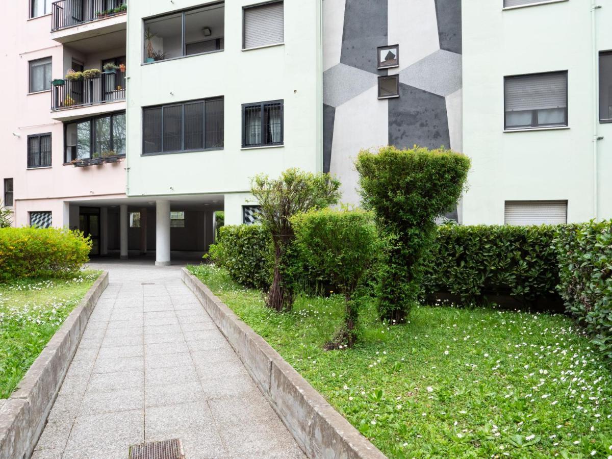 Comfy Penthouse Apartment Milan Exterior photo